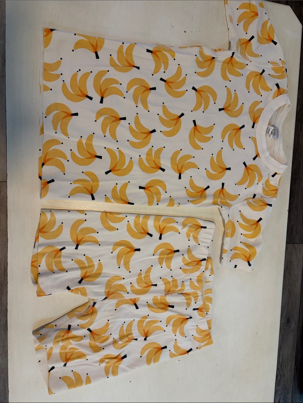 Hanna Andersson White Pajama Set with Yellow Banana Print